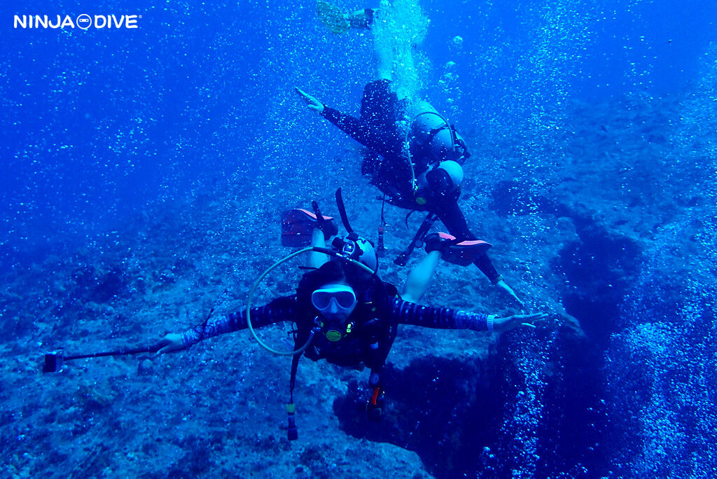 NINJA DIVE 忍者ダイブ 貸し切り プライベート チャーター ファンダイビング ボートダイビング ビーチダイビング シュノーケリング グアム ダイビング ビギナー 初心者 少人数 ブランク ビギナー 洞窟 ブルーホール バラクーダロック カップル