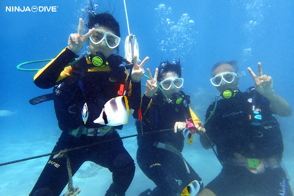 NINJA DIVE 忍者ダイブ 貸し切り プライベート ビーチダイビング グアム 体験ダイビング ビギナー 初心者 ダイビングショップ 水中展望台 お魚いっぱい 親子 ピティボムホール