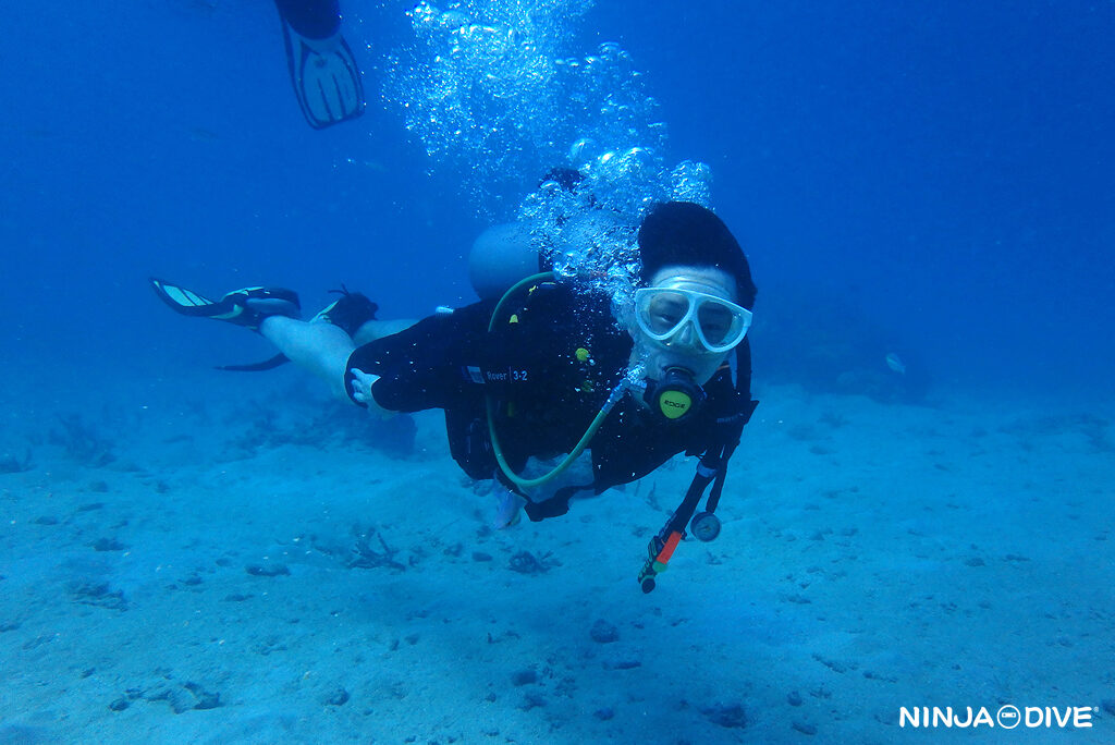 NINJA DIVE 忍者ダイブ 貸し切り プライベート ビーチダイビング グアム 体験ダイビング ビギナー 初心者 ダイビングショップ お魚いっぱい 卒業旅行 男子旅