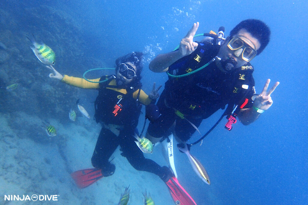 NINJA DIVE 忍者ダイブ 貸し切り プライベート ビーチダイビング グアム 体験ダイビング ビギナー 初心者 ダイビングショップ お魚いっぱい カップル 新婚旅行 卒御意旅行 ビギナー